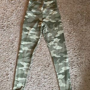 Aerie camo leggings